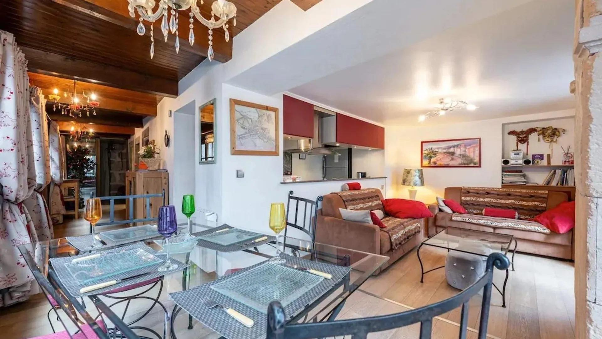 Appartement Chaleureux A Annecy 63 M² Cheminee